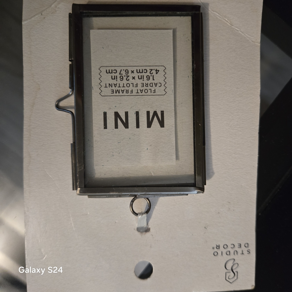 Studio Decor Black Mini Float Frame